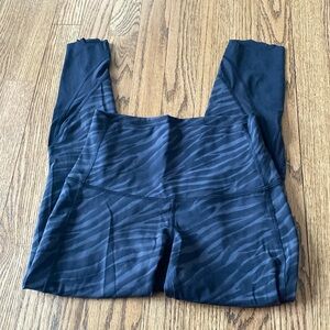 Lululemon leggings with mesh and scallop details